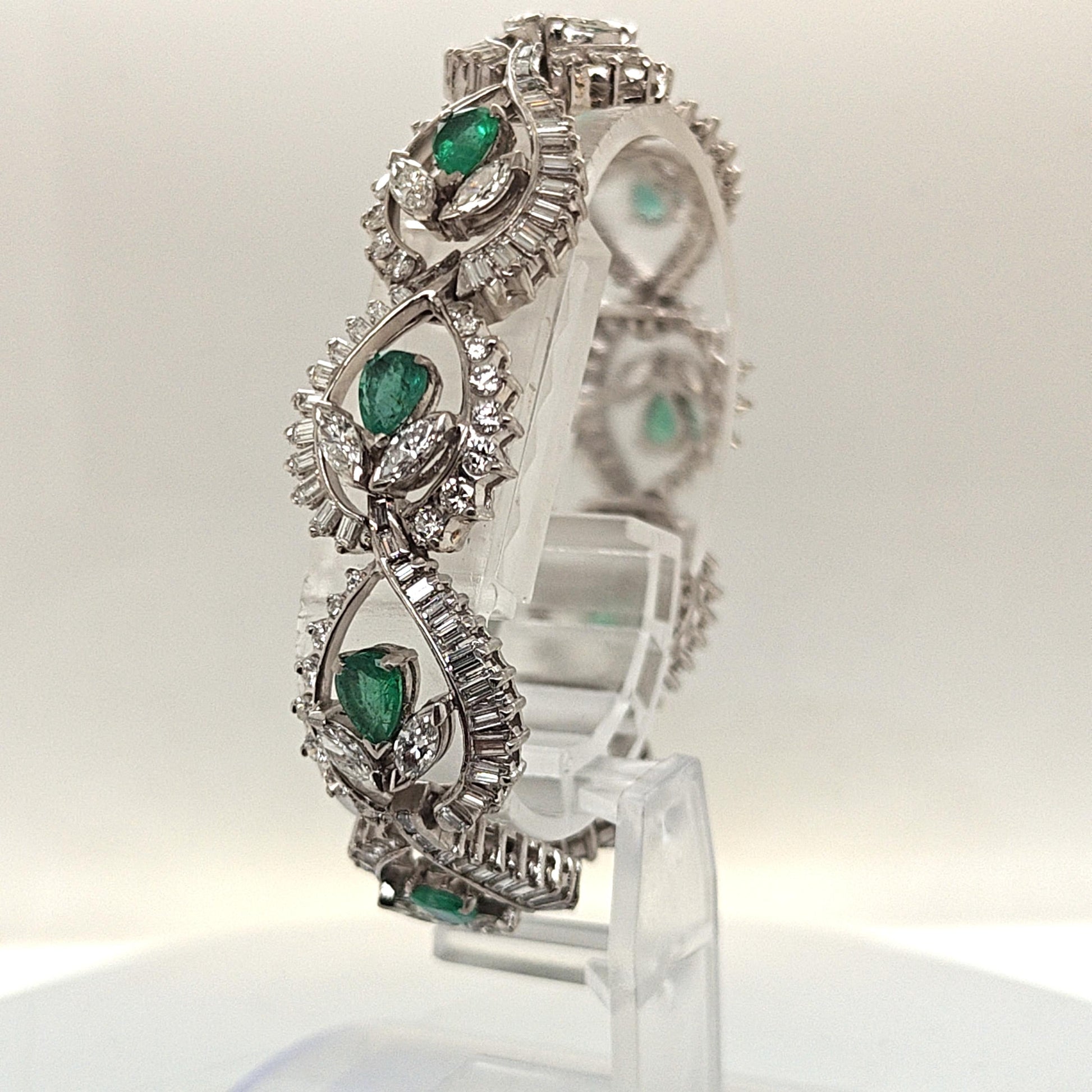 DIAMOND AND EMERALD FLOWER BRACELET PLATINUM