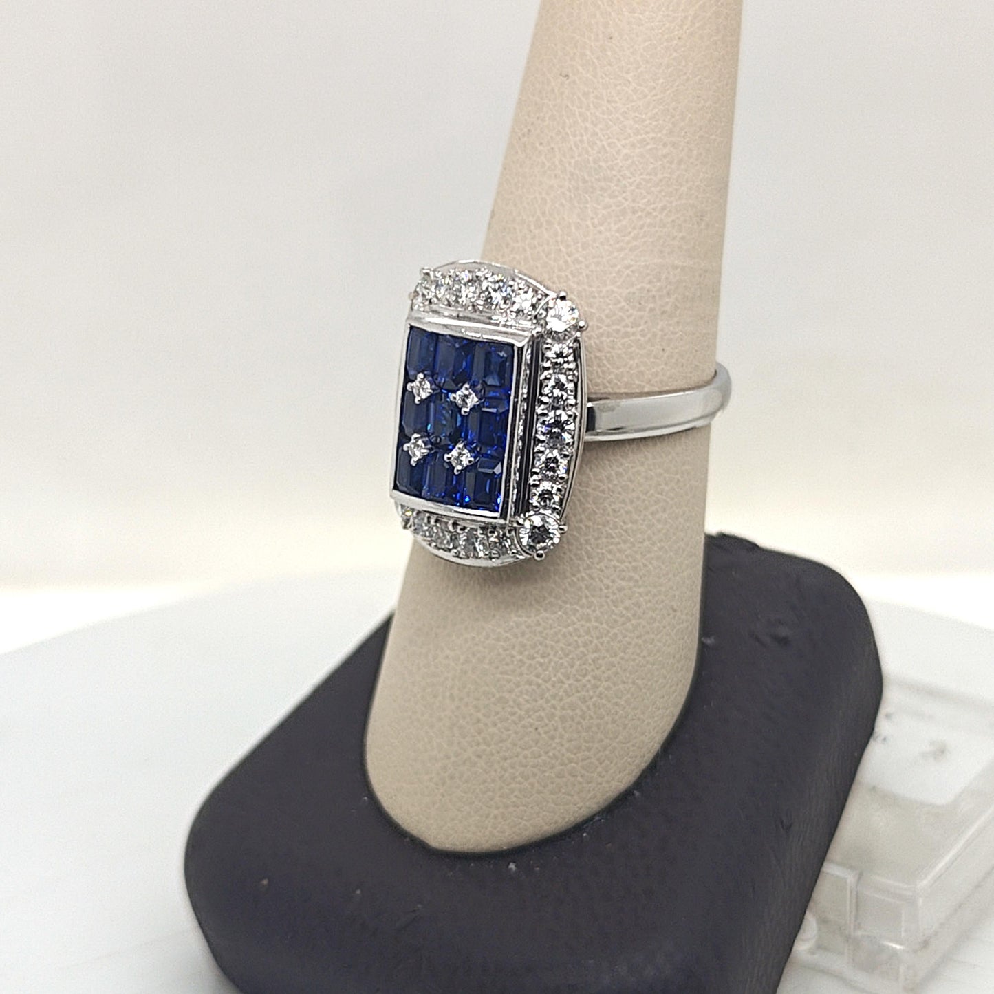 SAPPHIRE AND DIAMOND MOSAIC ART DECO RING PLATINUM