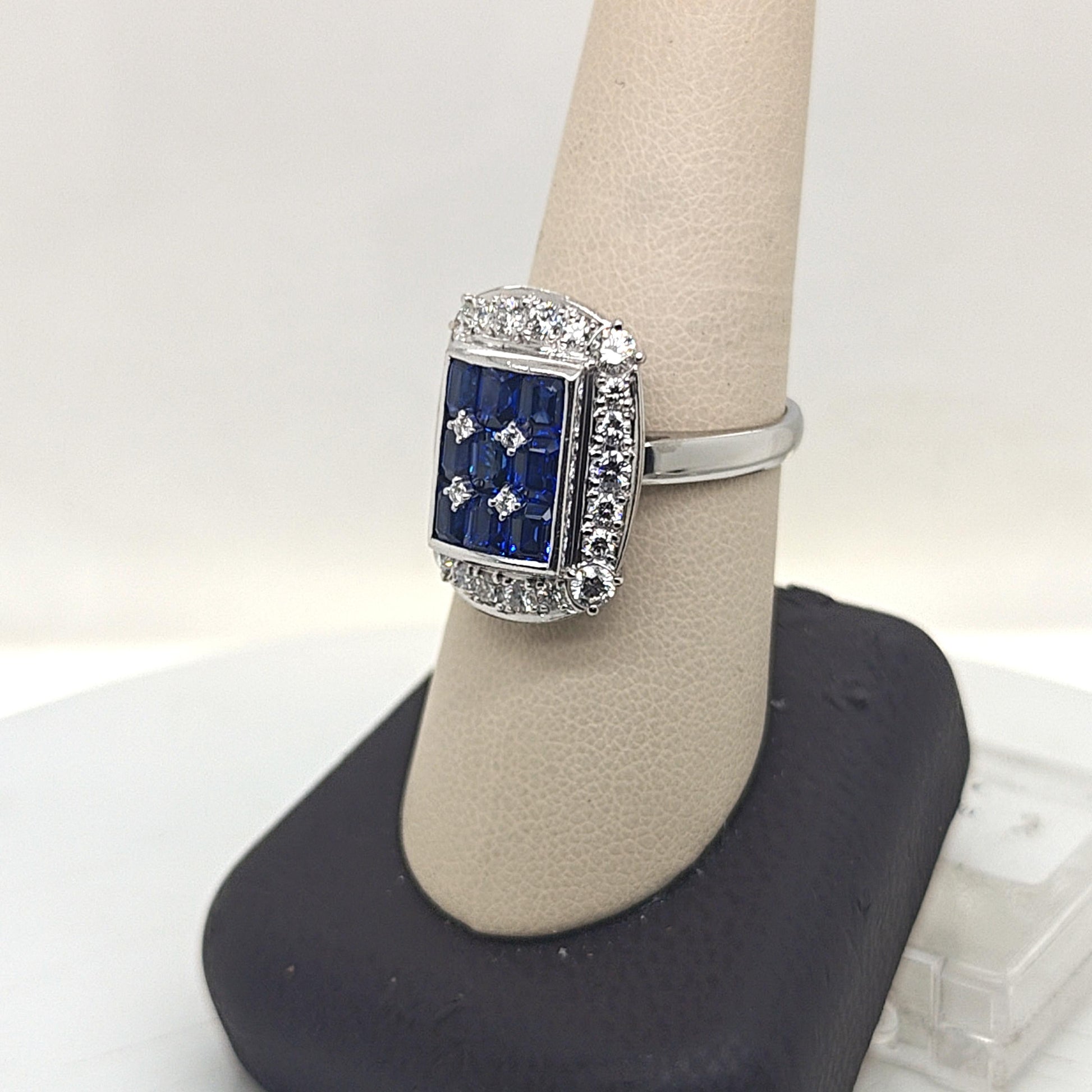 SAPPHIRE AND DIAMOND MOSAIC ART DECO RING PLATINUM