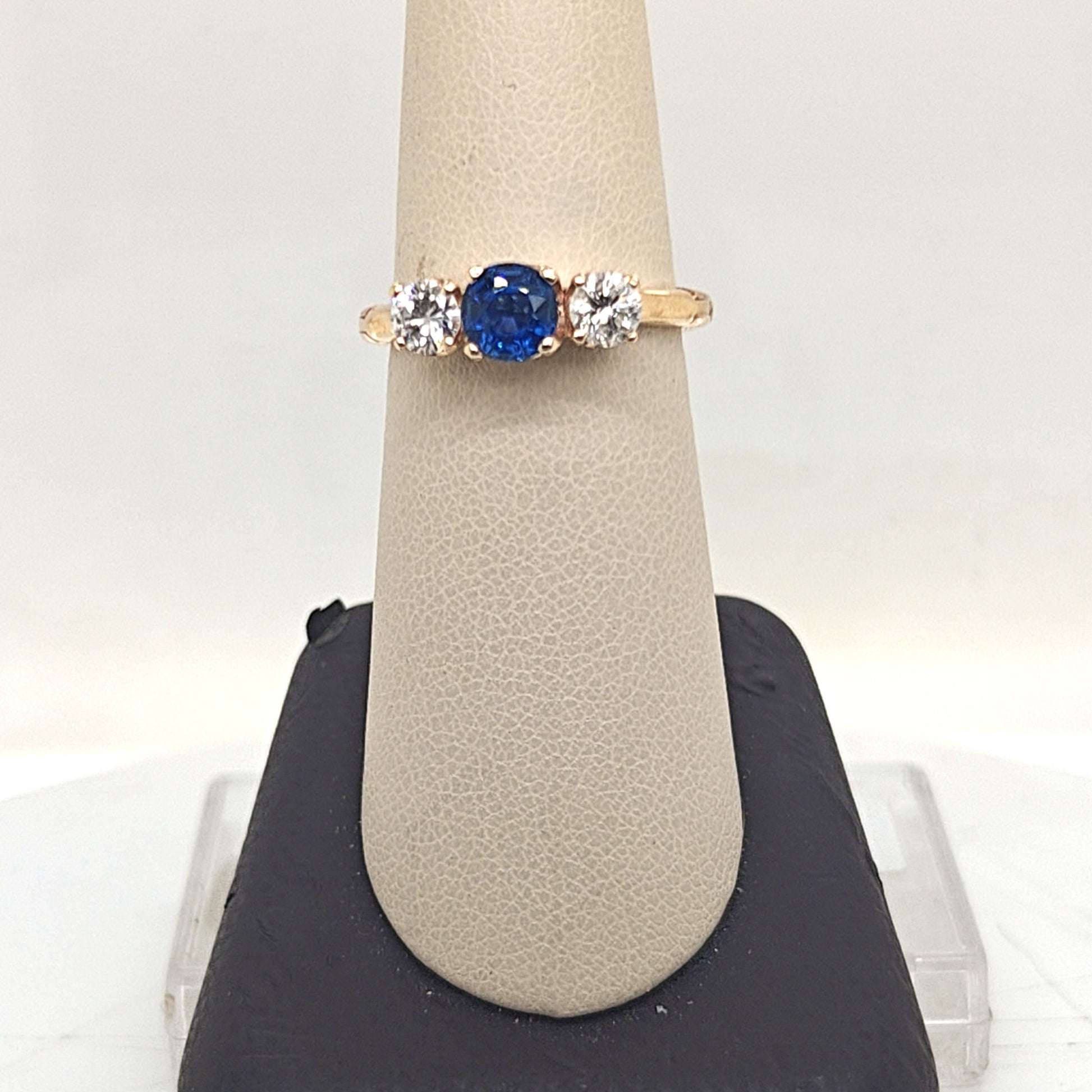 DIAMOND AND SAPPHIRE TRILOGY RING YELLOW GOLD
