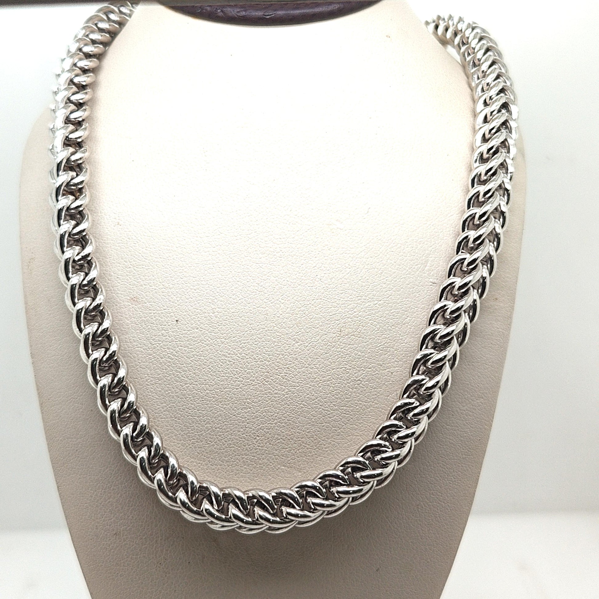 SOHO WHITE GOLD ENAMEL 1.00CTW DIAMOND NECKLACE