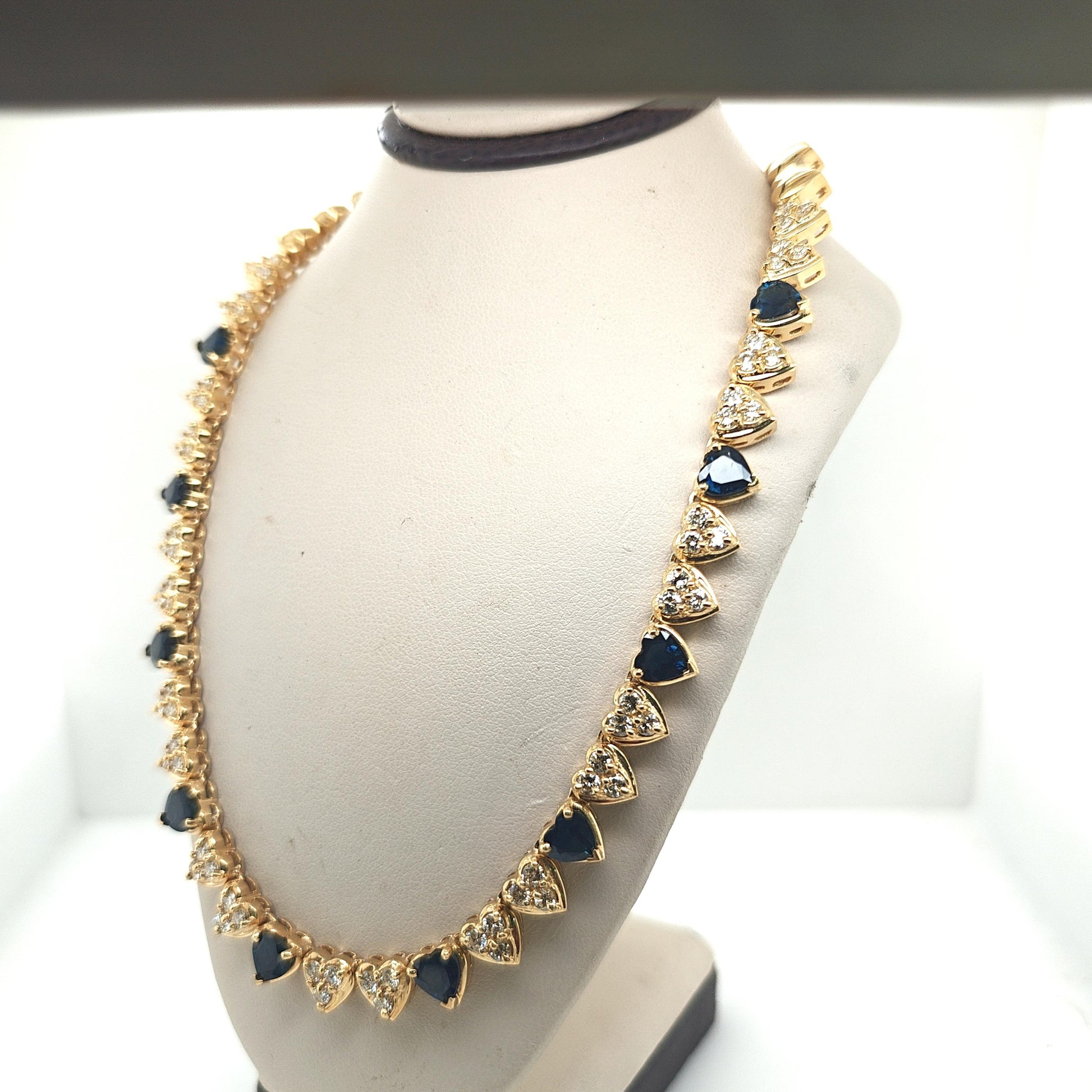DIAMOND AND SAPPHIRE HEART SHAPED NECKLACE YELLOW GOLD