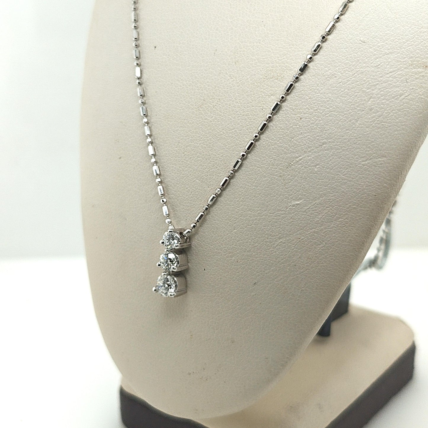 THREE DIAMOND DROP PENDANT NECKLACE 0.75CTW WHITE GOLD