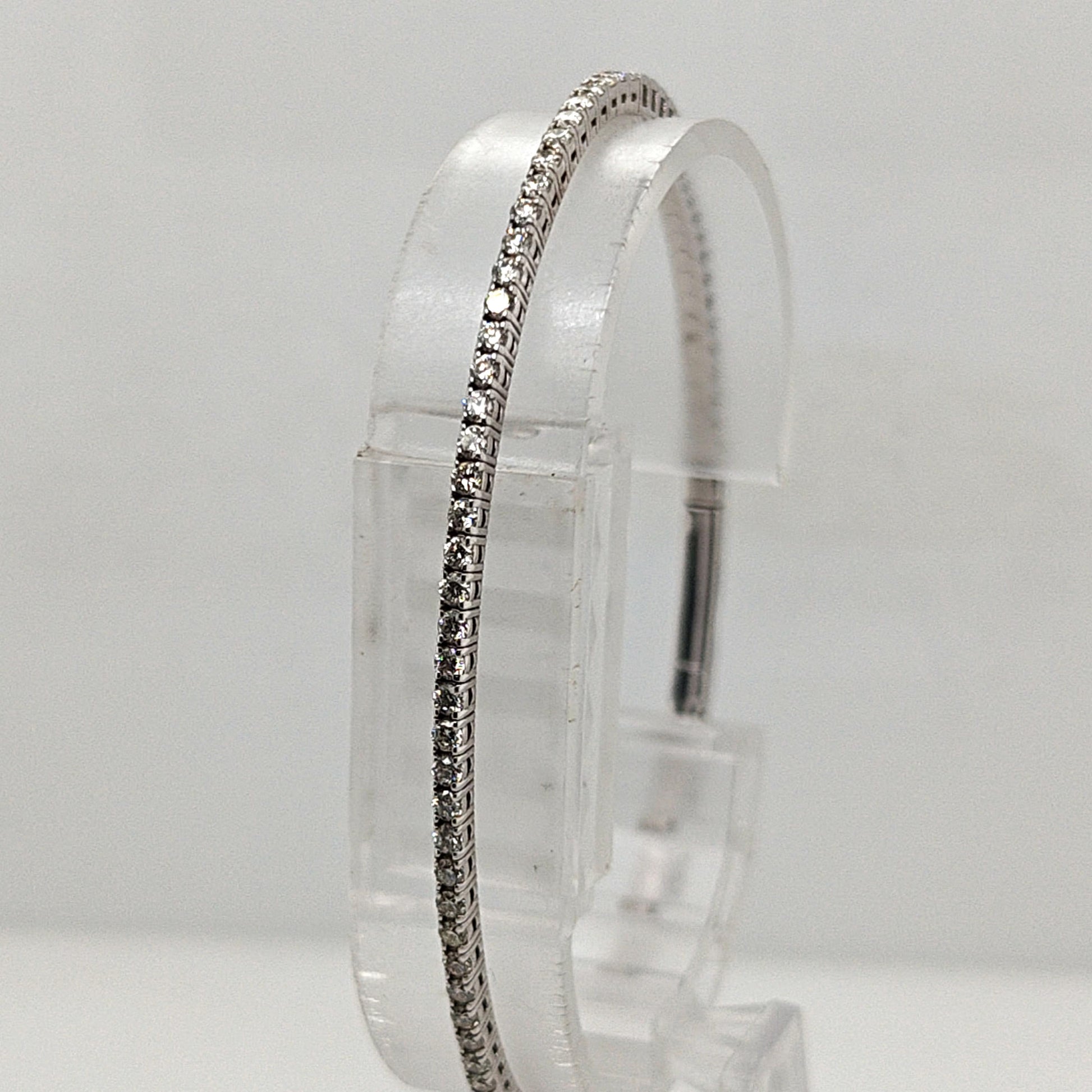 DIAMOND FLEXIBLE BANGLE 1.12CTW WHITE GOLD