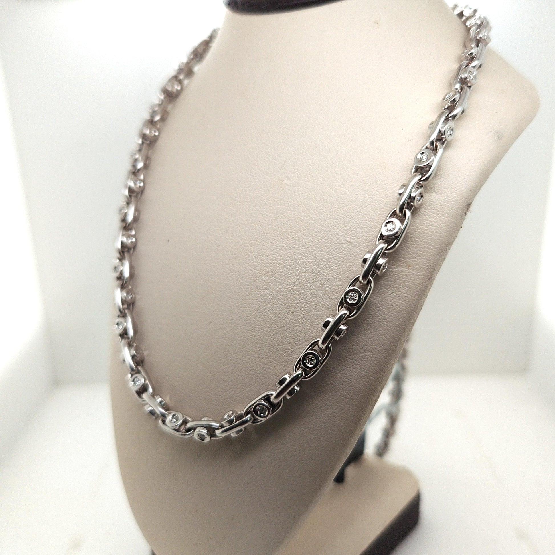 HEAVY WHITE GOLD AND DIAMOND MENS CHAIN NECKLACE