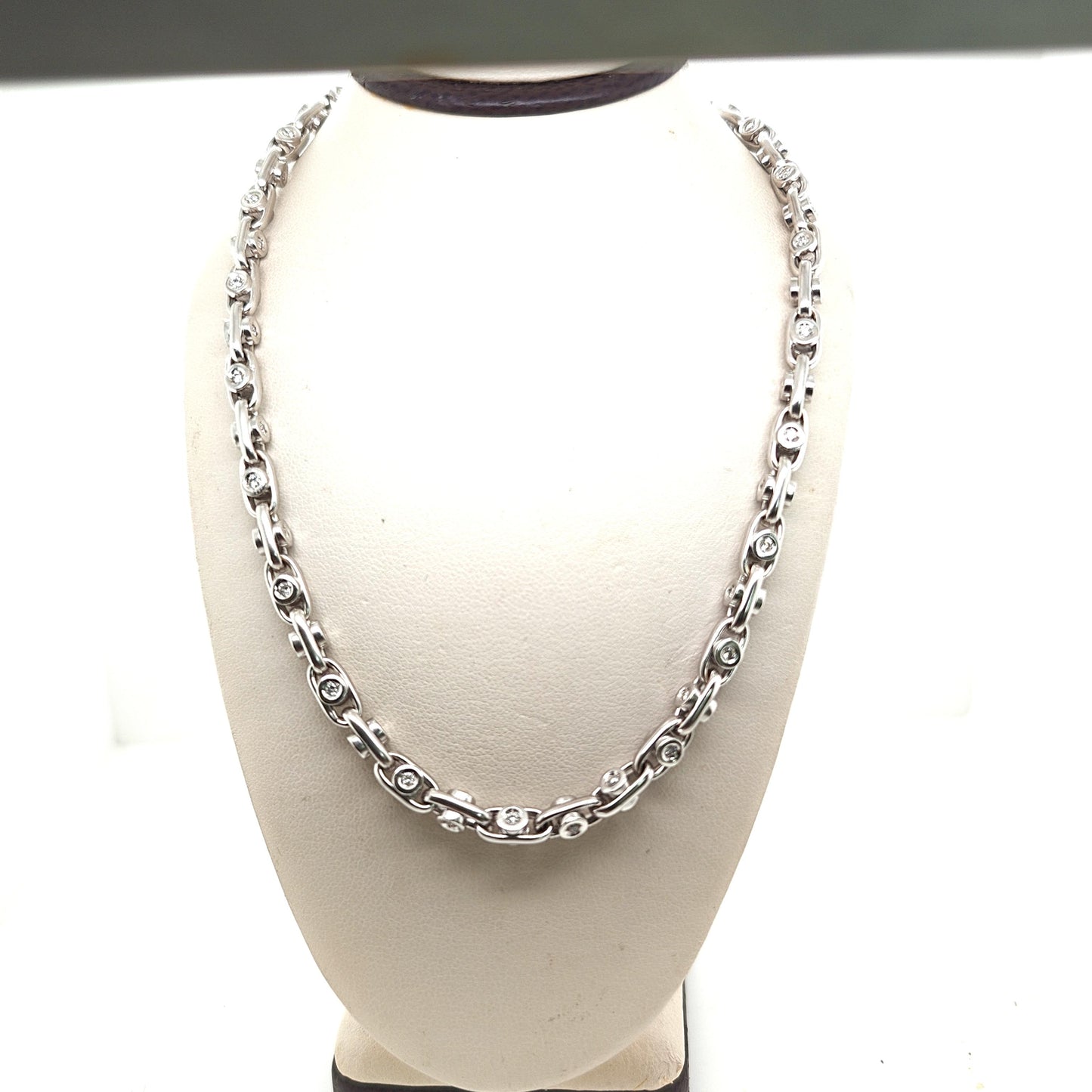 HEAVY WHITE GOLD AND DIAMOND MENS CHAIN NECKLACE