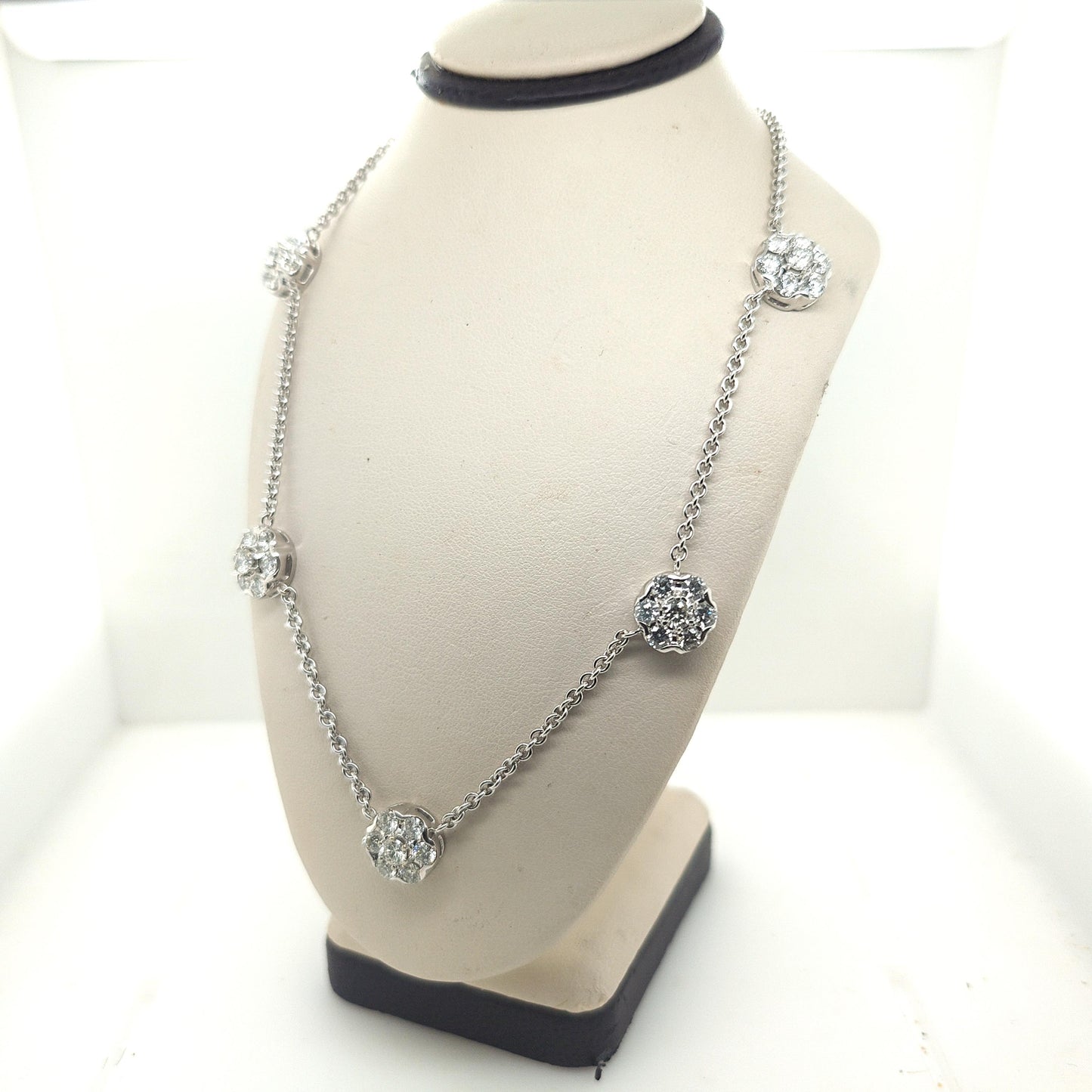 DIAMOND FIVE CIRCLE CLUSTER NECKLACE 5.35CTW WHITE GOLD