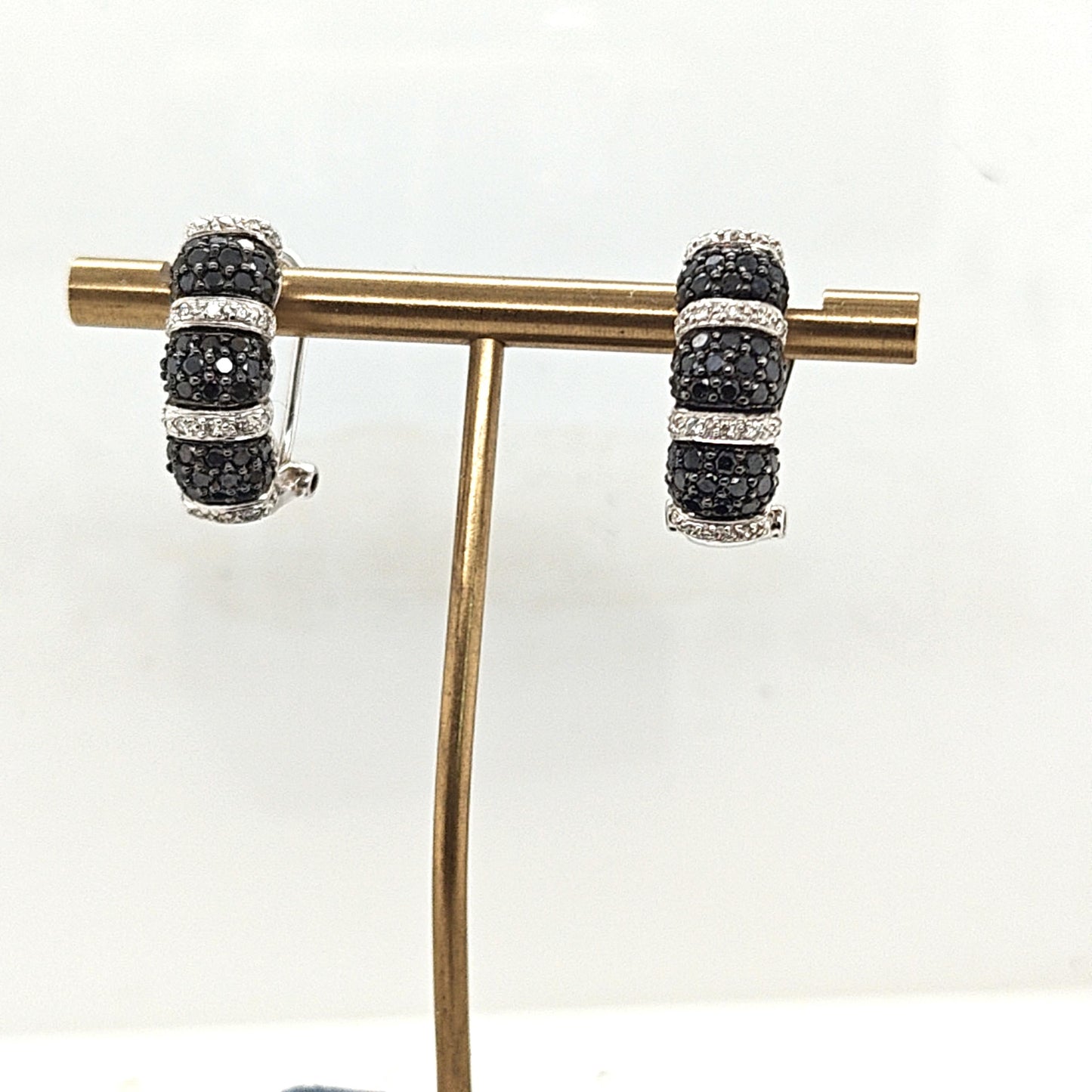 BLACK AND WHITE DIAMOND BAR EARRINGS WHITE GOLD
