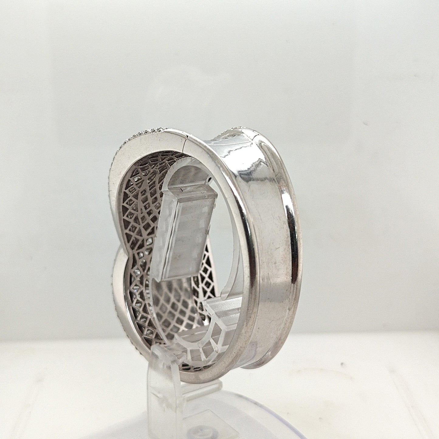 DIAMOND WIDE CUFF BRACELET 21.16CTW WHITE GOLD