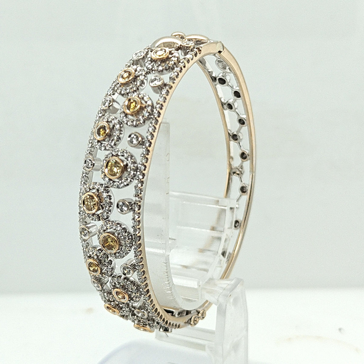 DIAMOND BANGLE BRACELET 3.6CTW WHITE GOLD