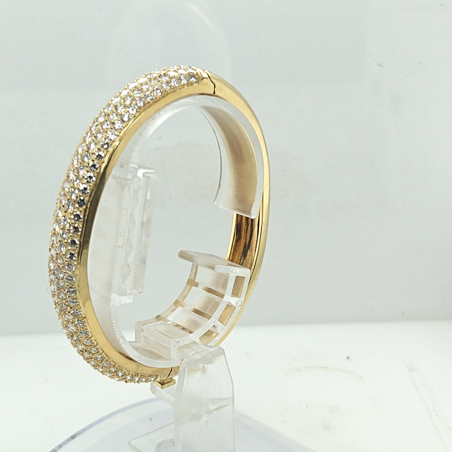 LARGE DIAMOND BANGLE BRACELET 10.25CTW YELLOW GOLD