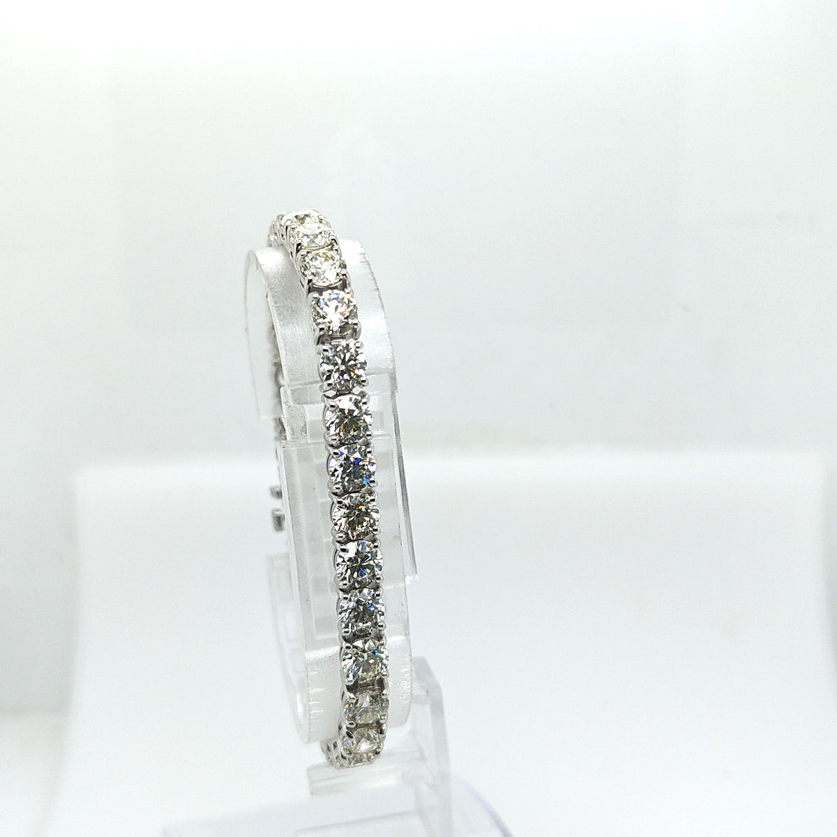 DIAMOND TENNIS BRACELET 22.34CT WHITE GOLD