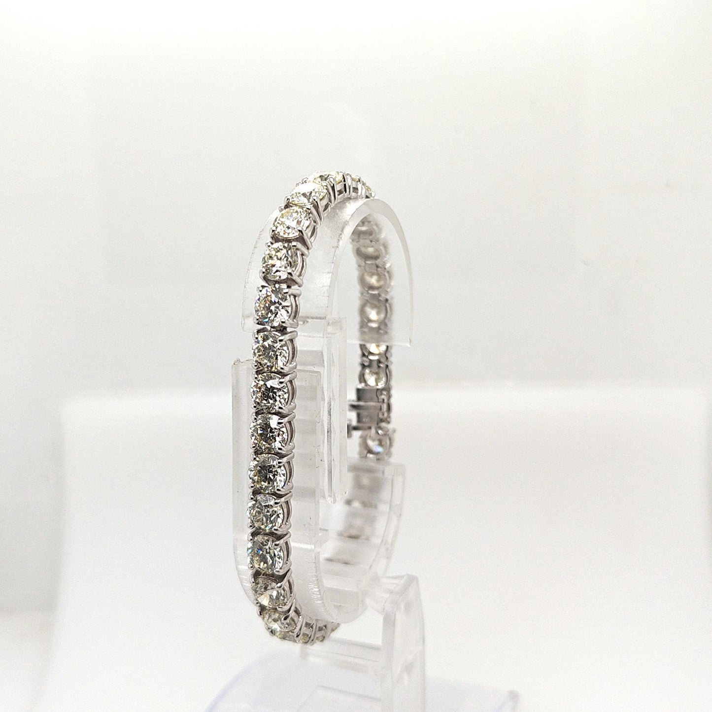DIAMOND TENNIS BRACELET 22.34CT WHITE GOLD