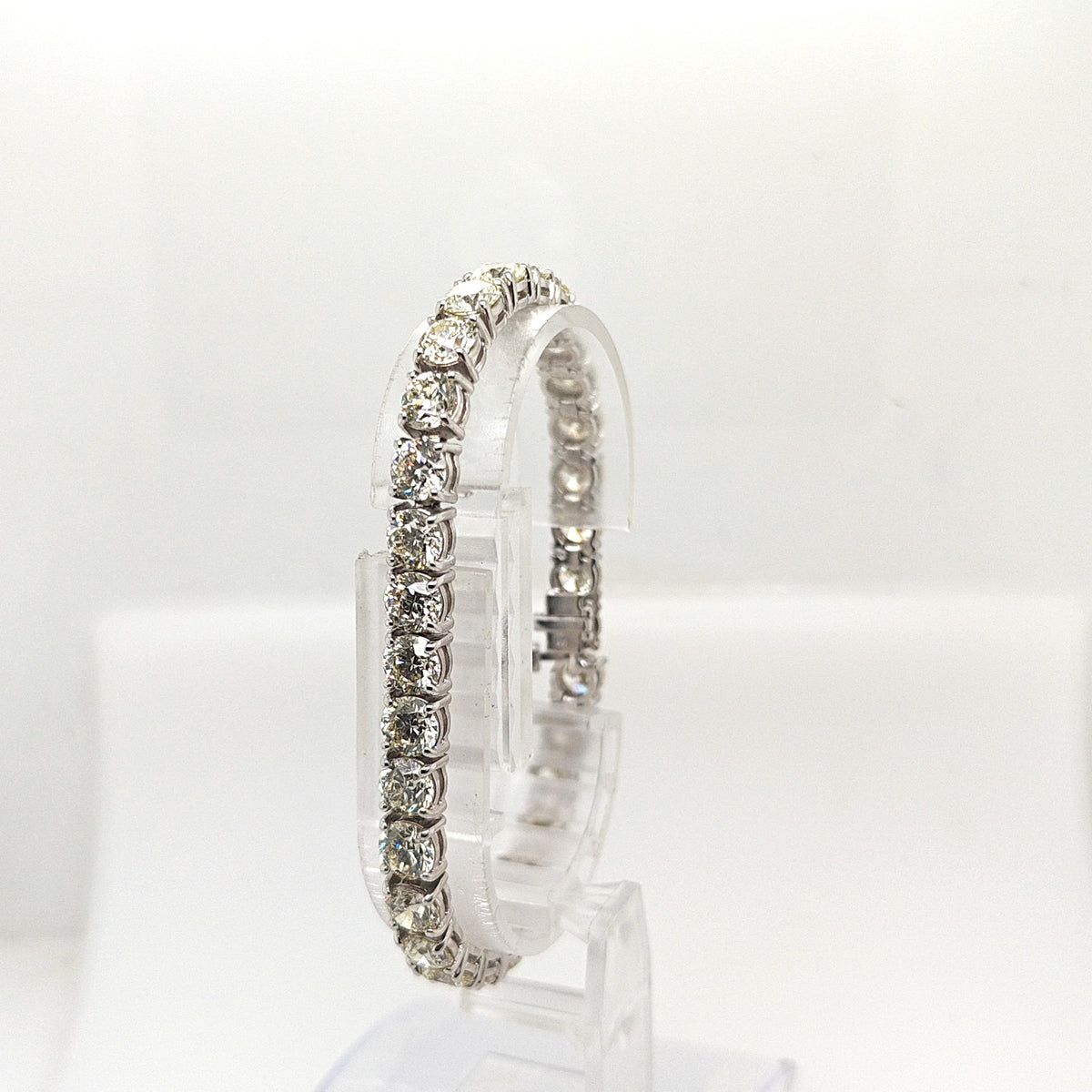 DIAMOND TENNIS BRACELET 22.34CT WHITE GOLD