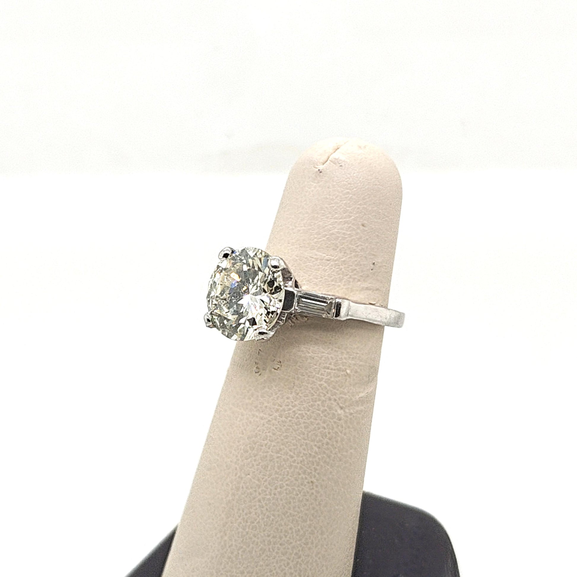 DIAMOND ENGAGEMENT RING 4.35CT PLATINUM