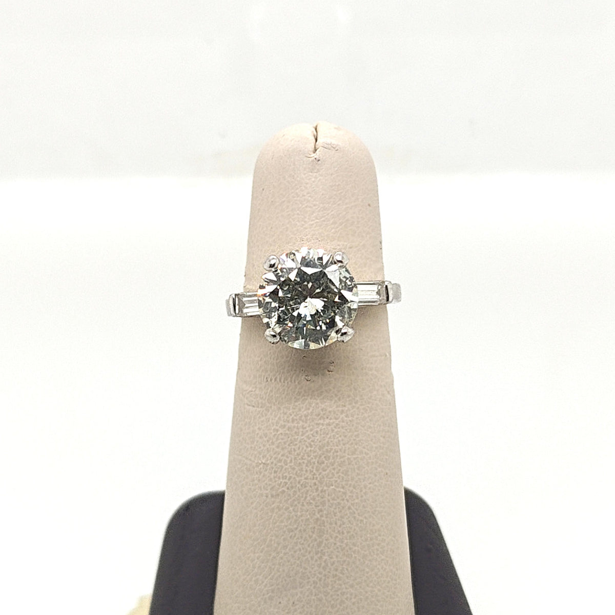 DIAMOND ENGAGEMENT RING 4.35CT PLATINUM