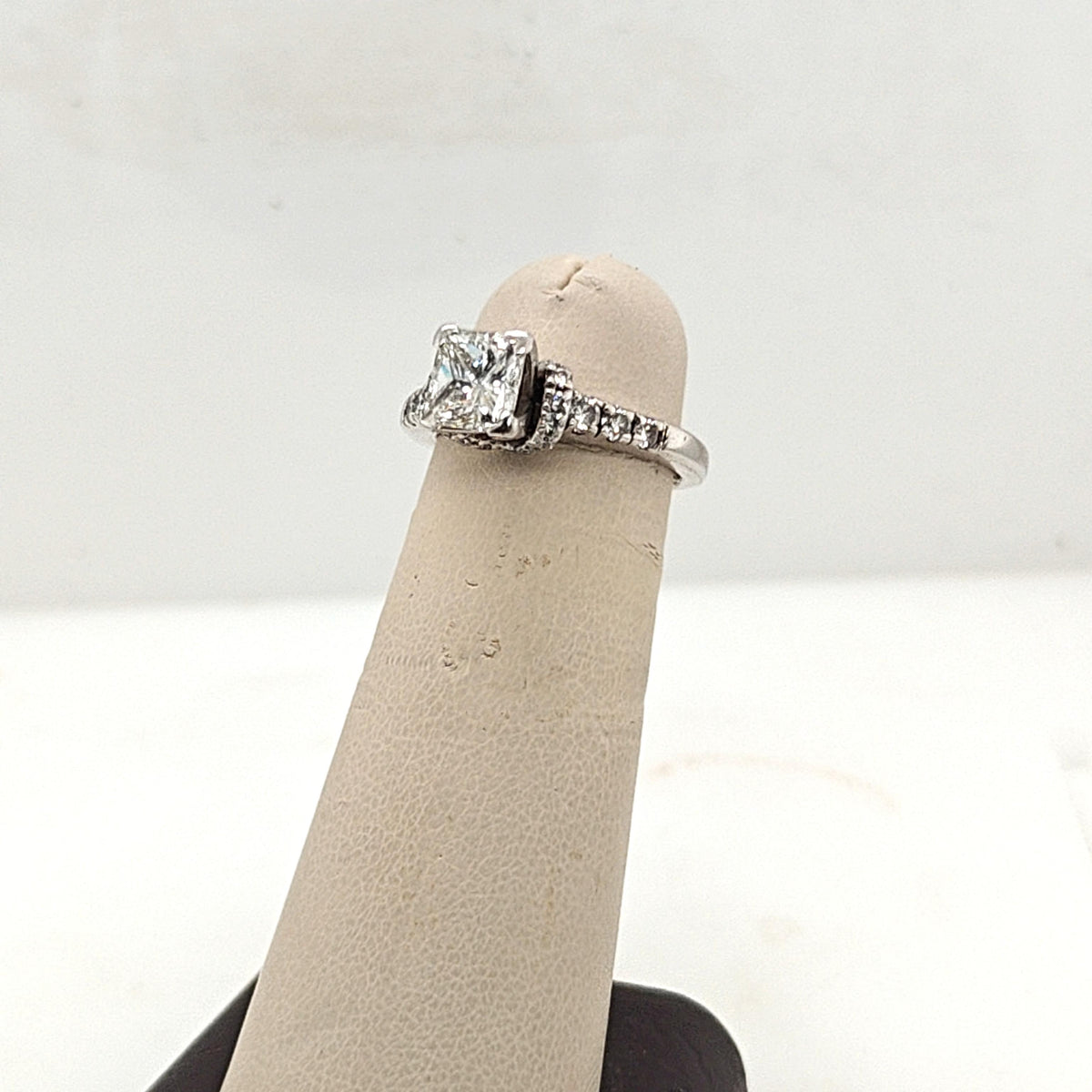 DIAMOND ENGAGEMENT RING 1.10CT PRINCESS WHITE GOLD AND PLATINUM