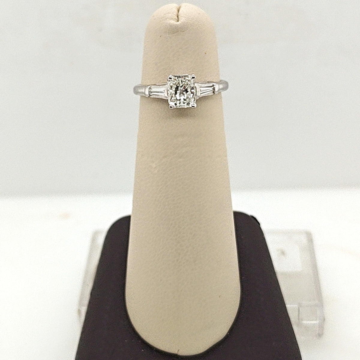 DIAMOND RADIANT CUT 0.80CTW ENGAGEMENT RING PLATINUM