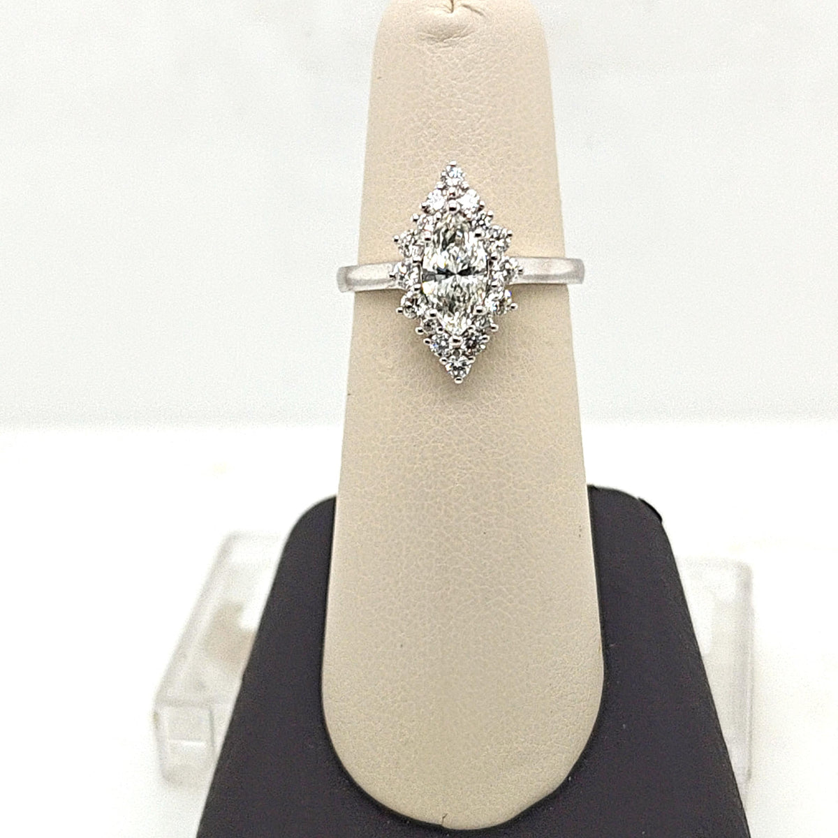 DIAMOND MARQUISE 0.75CT RING WHITE GOLD