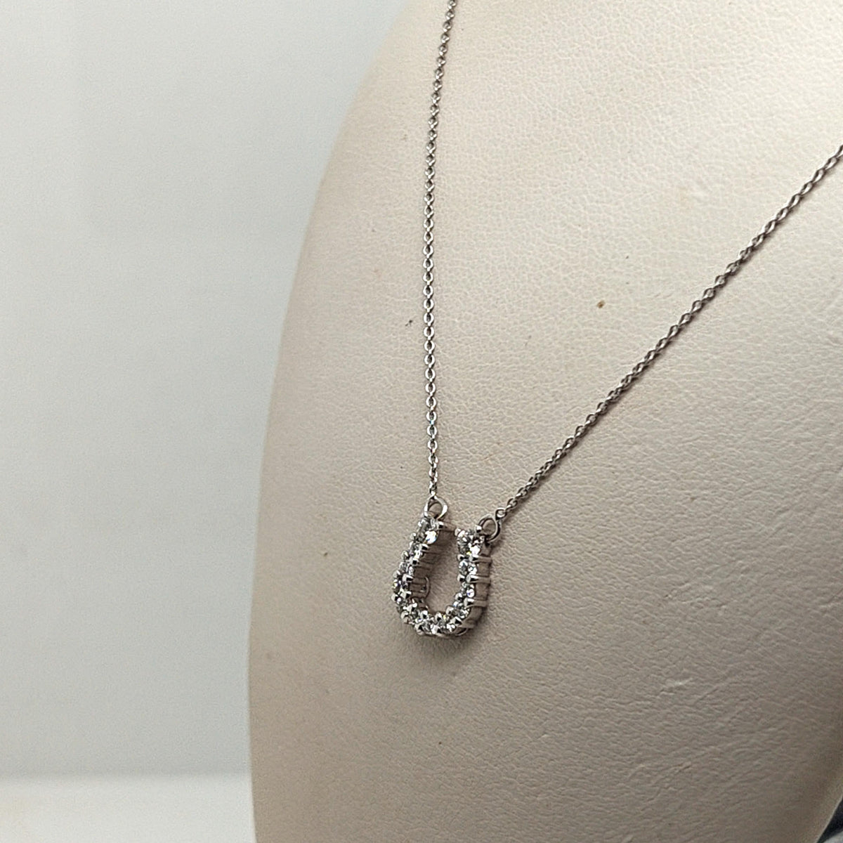 ROBERTO COIN DIAMOND HORSESHOE PENDANT NECKLACE WHITE GOLD