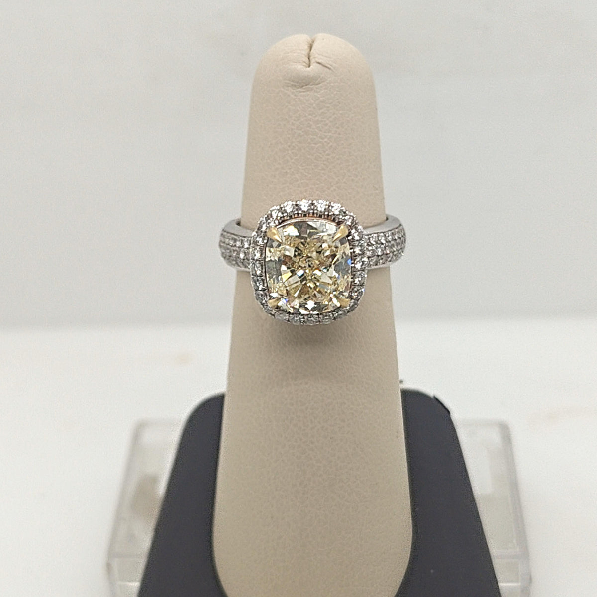 DIAMOND CUSHION 4.33CT ENGAGEMENT RING WHITE GOLD