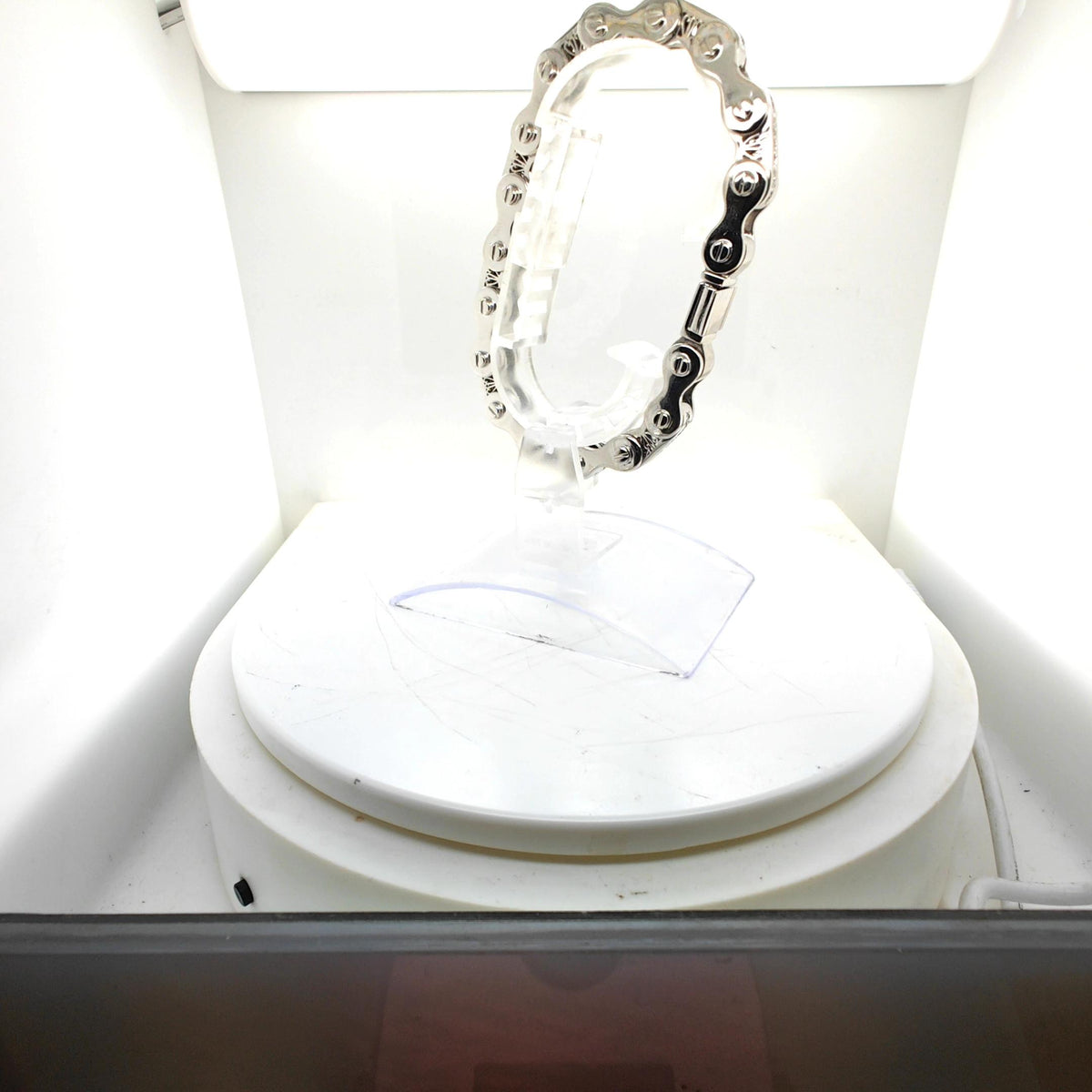 MENS WHITE GOLD AND DIAMOND CYCLE CHAIN BRACELET