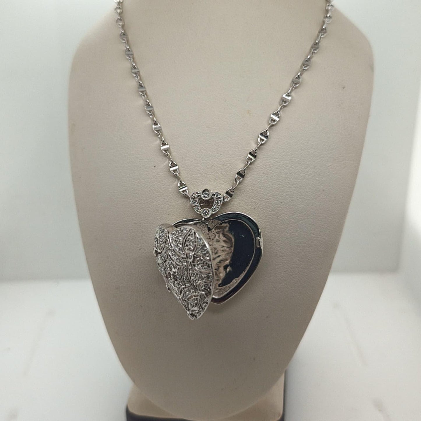 HEART SHAPE DIAMOND PENDANT LOCKET NECKLACE 1.05CTW WHITE GOLD