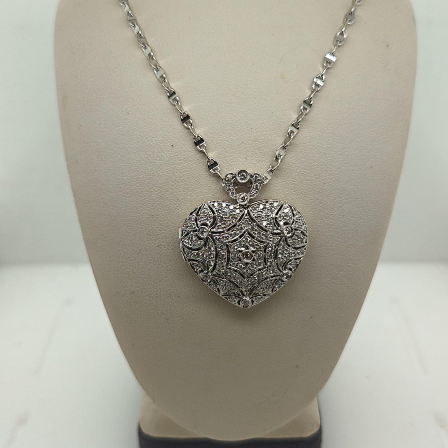 HEART SHAPE DIAMOND PENDANT LOCKET NECKLACE 1.05CTW WHITE GOLD