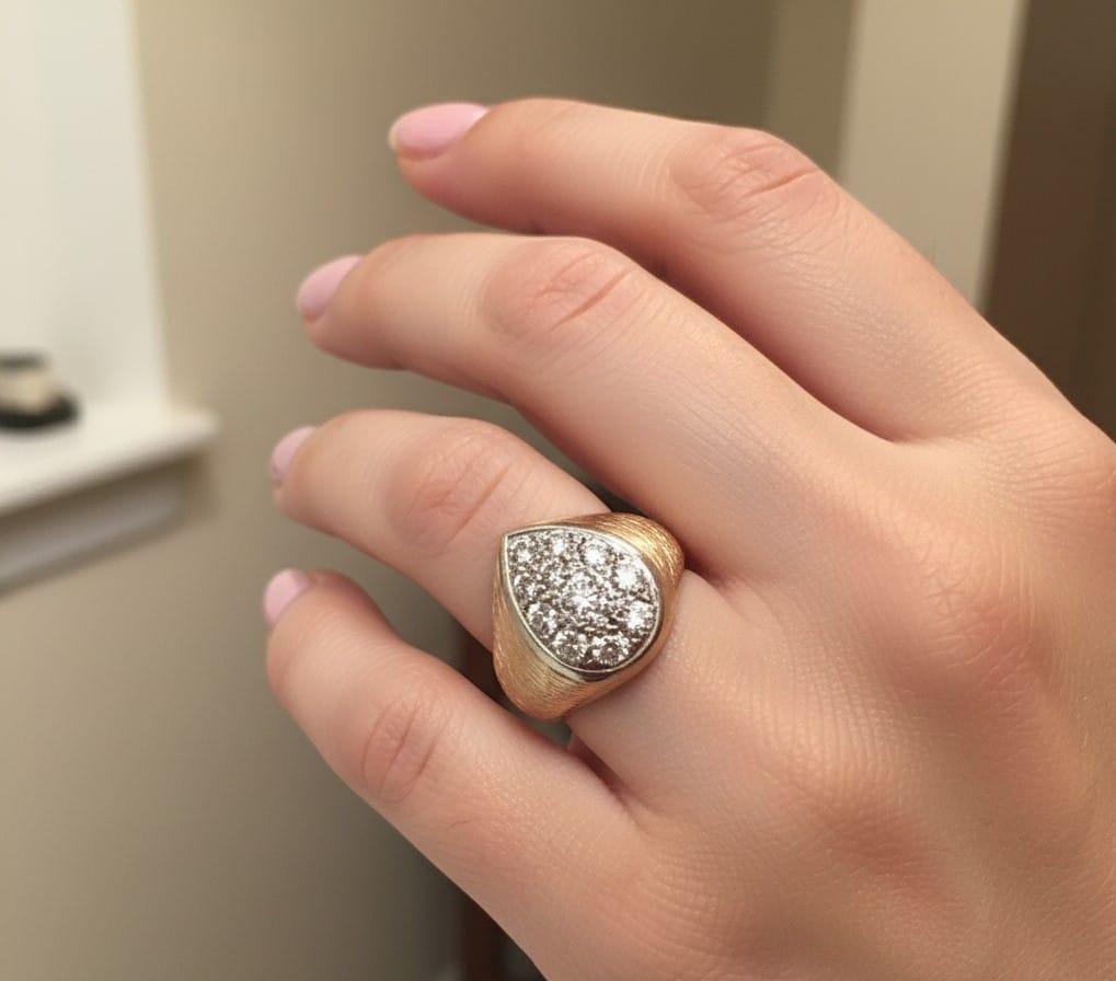 DIAMOND CLUSTER RING 1.35CTW YELLOW GOLD