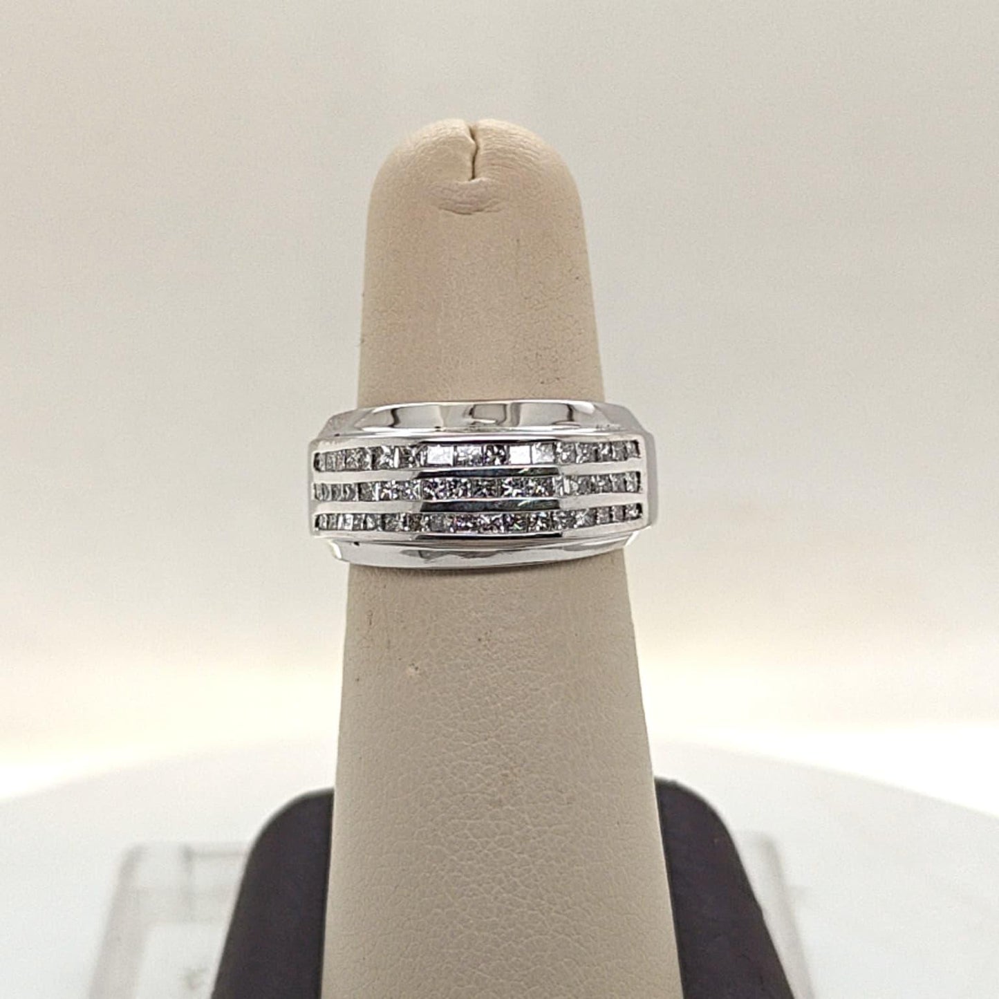 DIAMOND BAND RING THREE ROW 1.10CTW WHITE GOLD
