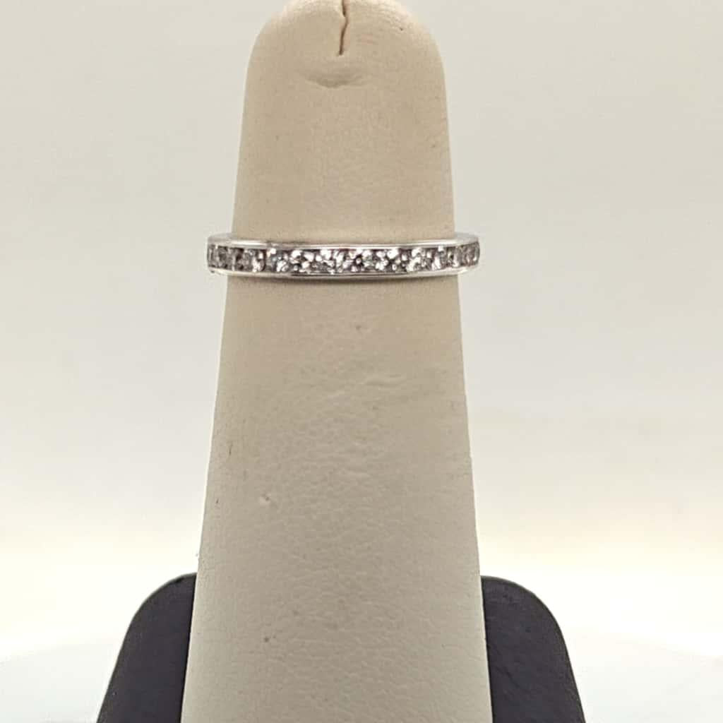 DIAMOND ETERNITY BAND RING 0.84CTW WHITE GOLD