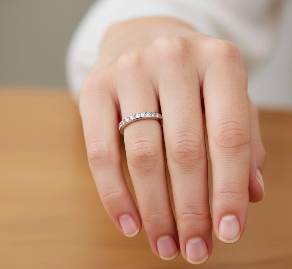 DIAMOND ETERNITY BAND RING 0.84CTW WHITE GOLD