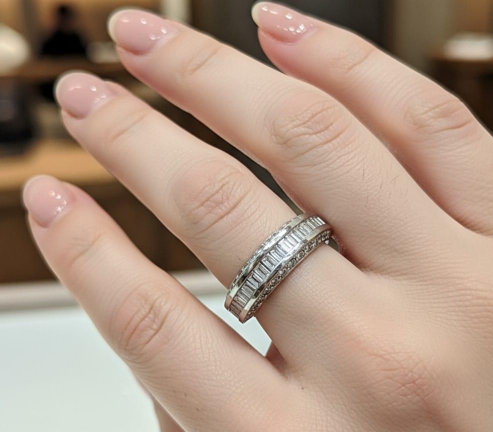 DIAMOND ROUND AND BAGUETTE HALF ETERNITY BAND RING 1.48CTW WHITE GOLD