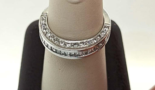 DIAMOND ROUND AND BAGUETTE HALF ETERNITY BAND RING 1.48CTW WHITE GOLD