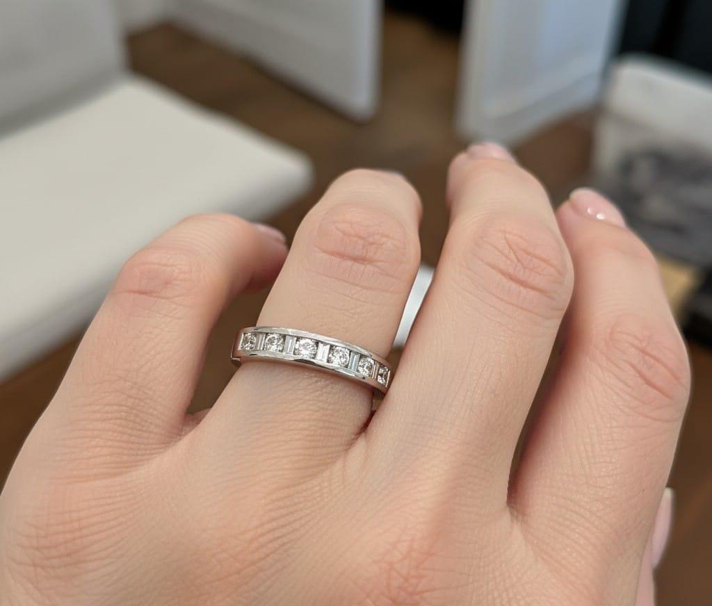 DIAMOND BAGUETTE AND ROUND HALF ETERNITY BAND RING 0.70CTW WHITE GOLD