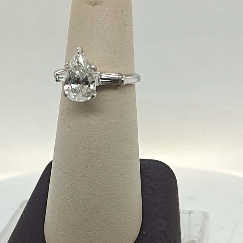 DIAMOND ENGAGEMENT RING 2.08CT PEAR PLATINUM