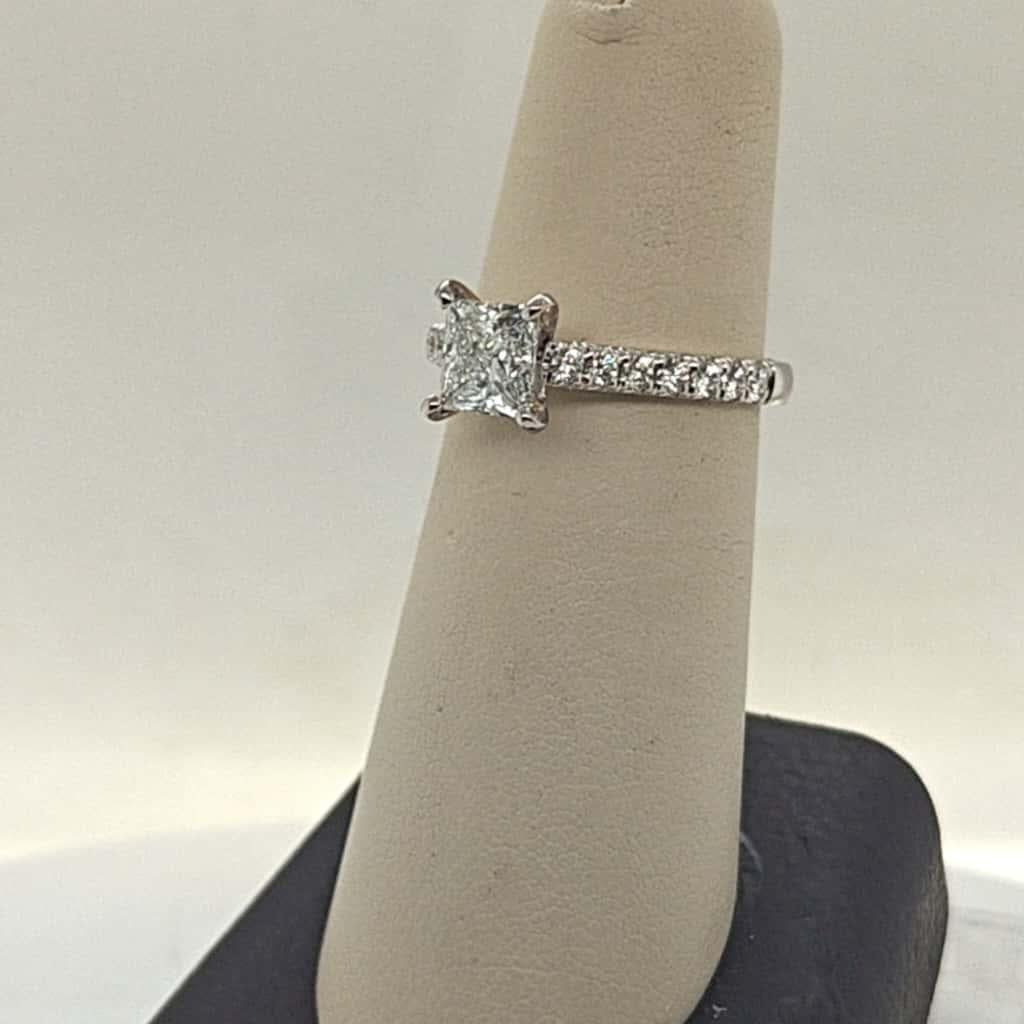 DIAMOND ENGAGEMENT RING 1.22CT (GIA) F VS1 PRINCESS CUT WHITE GOLD