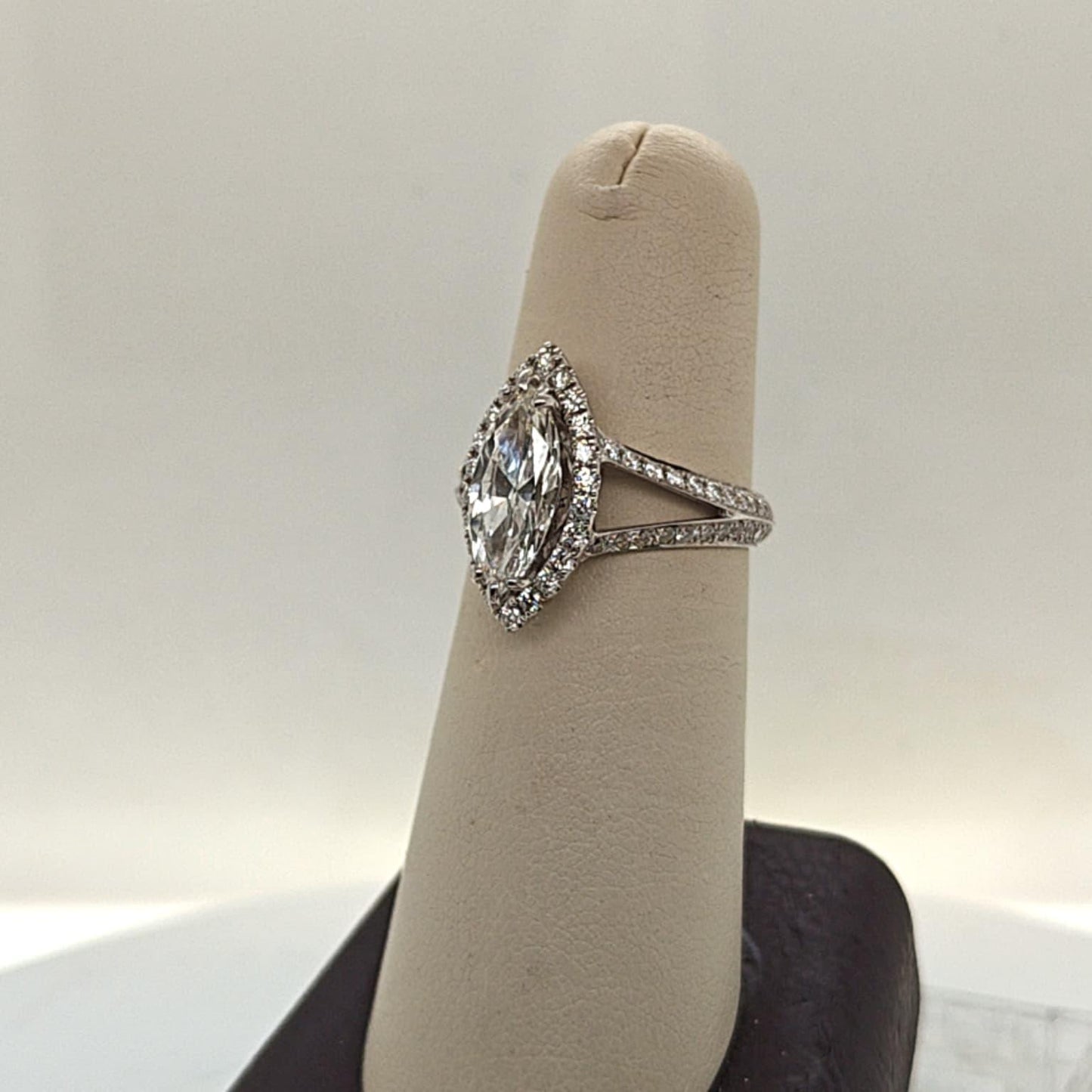 DIAMOND ENGAGEMENT RING 1.52CT MARQUISE H-VS2 (GIA) WHITE GOLD