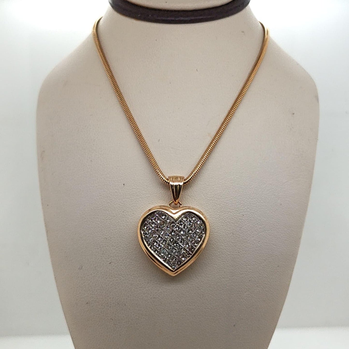 DIAMOND HEART SHAPE PENDANT NECKLACE INVISIBLE SET 3.07CTW YELLOW GOLD
