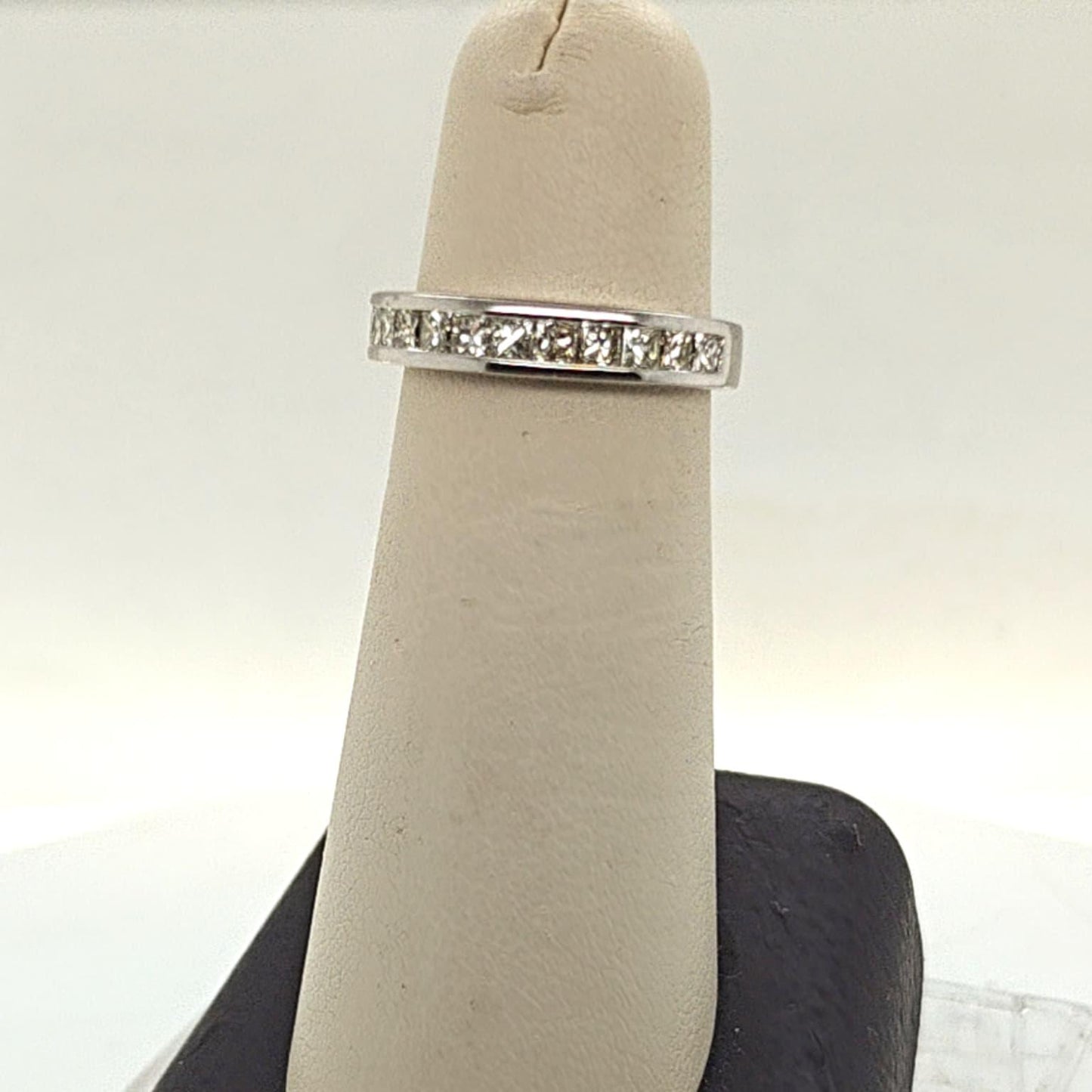 DIAMOND HALF ETERNITY BAND RING 1.08CTW WHITE GOLD