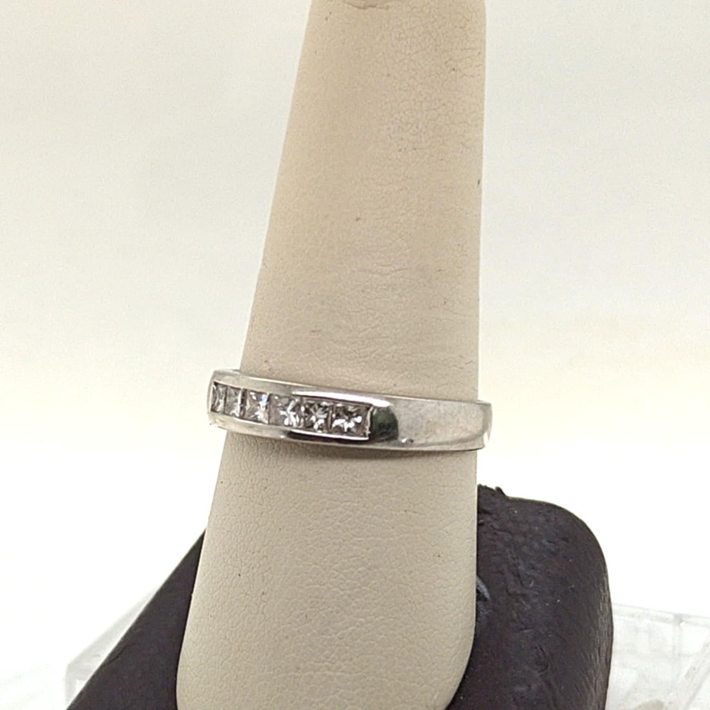 DIAMOND 6 STONE PRINCESS CUT BAND RING 0.55CTW WHITE GOLD