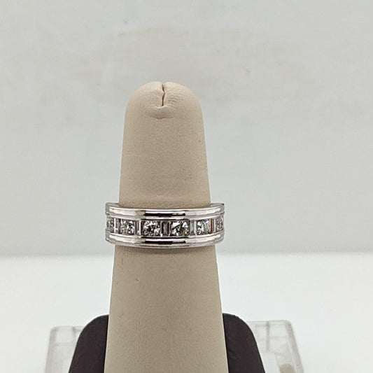 DIAMOND ROUND AND BAGUETTE BAND RING 1.14CTW WHITE GOLD