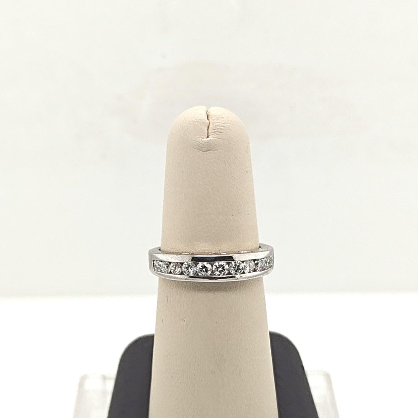 DIAMOND HALF ETERNITY BAND RING 0.90CTW PLATINUM