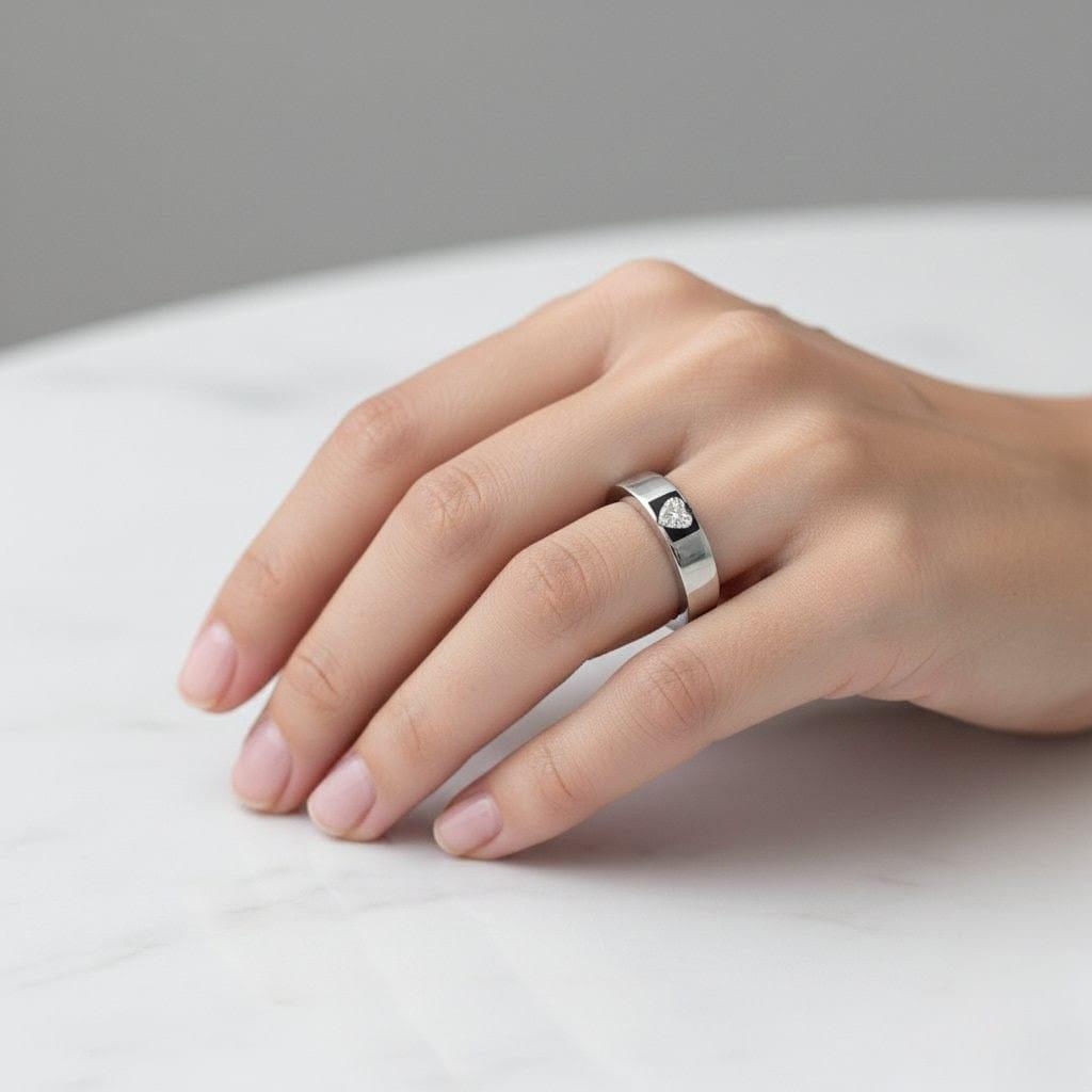 DIAMOND HEART BAND RING 0.35CT PLATINUM