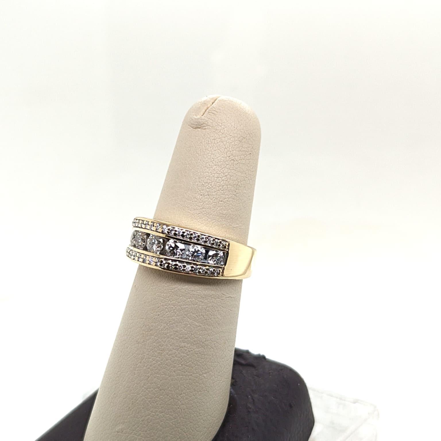 DIAMOND BAND RING 1.10CTW YELLOW GOLD