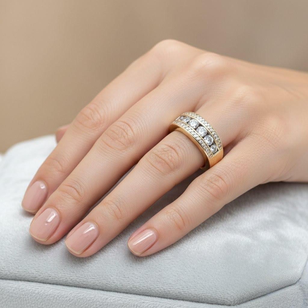 DIAMOND BAND RING 1.10CTW YELLOW GOLD