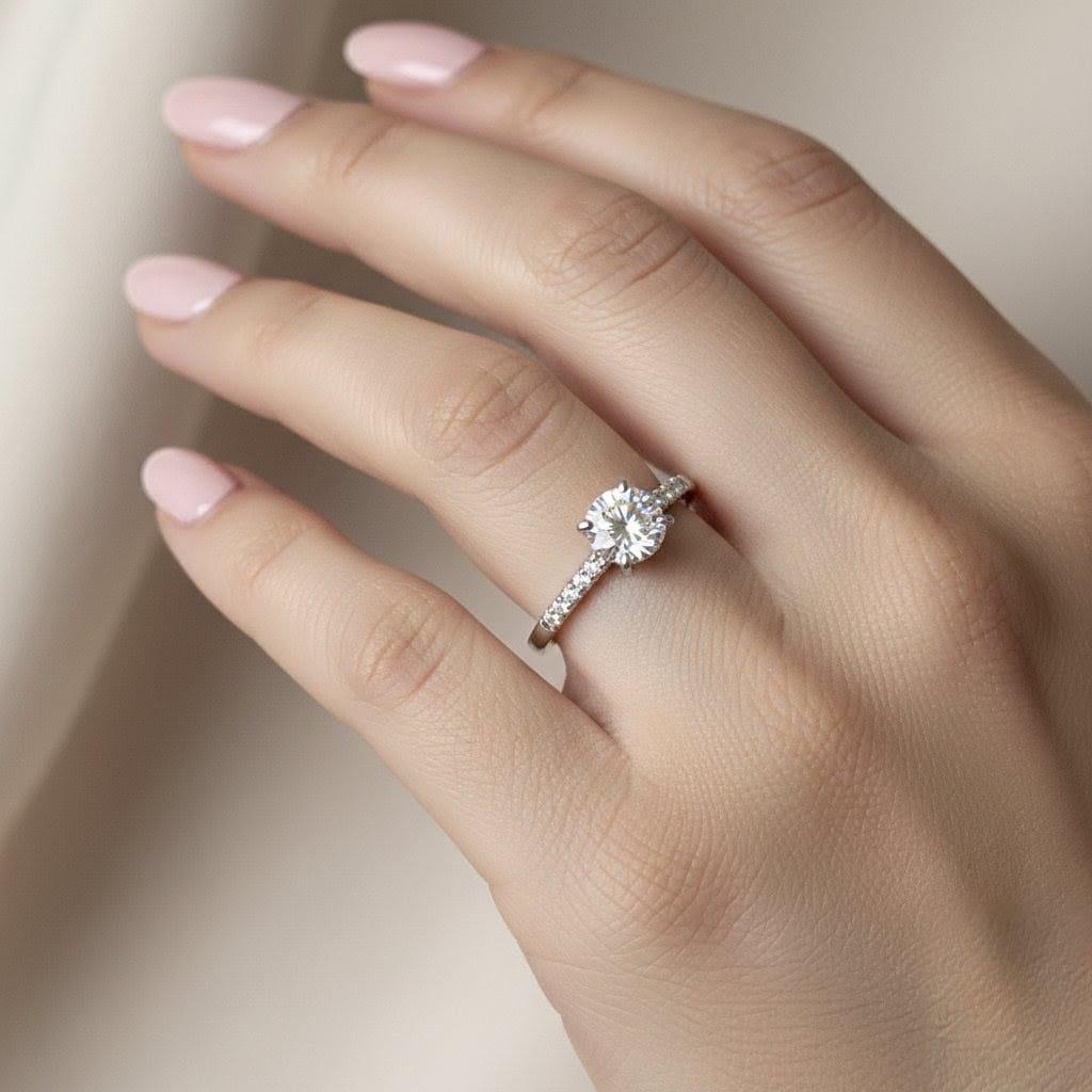 18KT WHITE GOLD DIAMOND ENGAGEMENT RING  WITH 1.01CT ROUND GIA D-SI2 WHITE GOLD