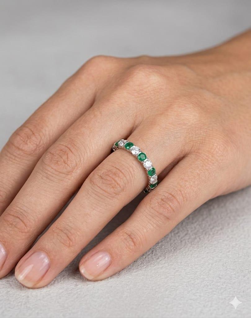 DIAMOND AND EMERALD ETERNITY BAND RING WHITE GOLD