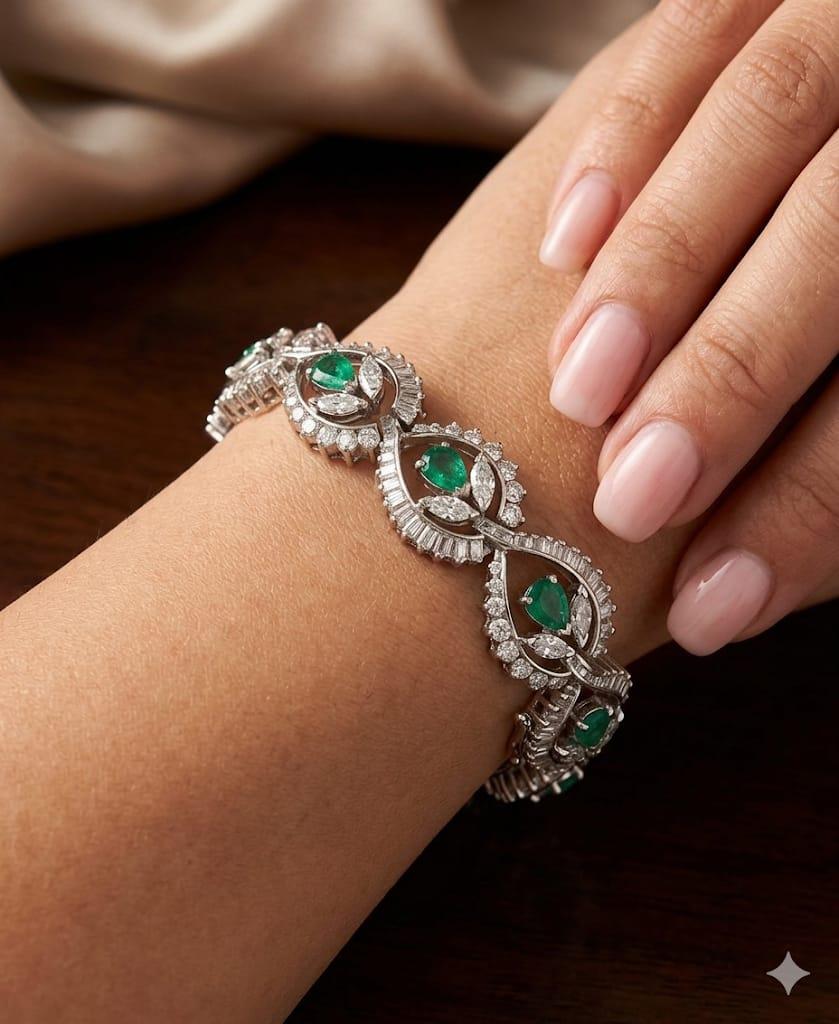 DIAMOND AND EMERALD FLOWER BRACELET PLATINUM