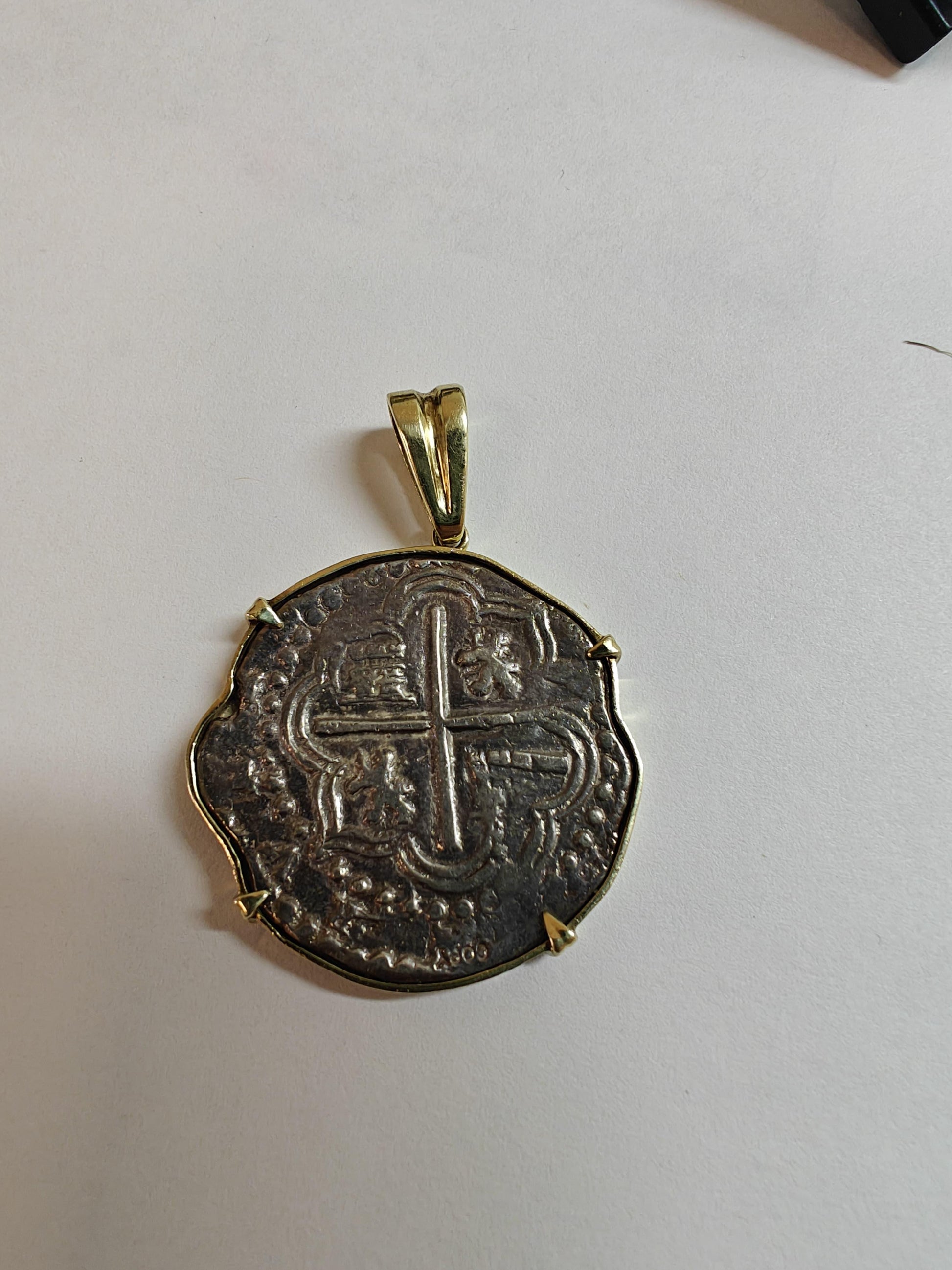 PIECE OF EIGHT PENDANT REPRODUCTION YELLOW GOLD